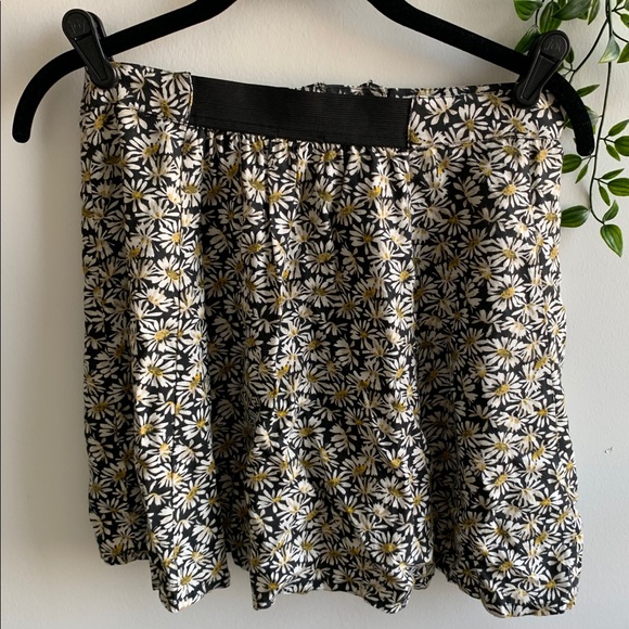 Daisy Skirt - Picture 4 of 5